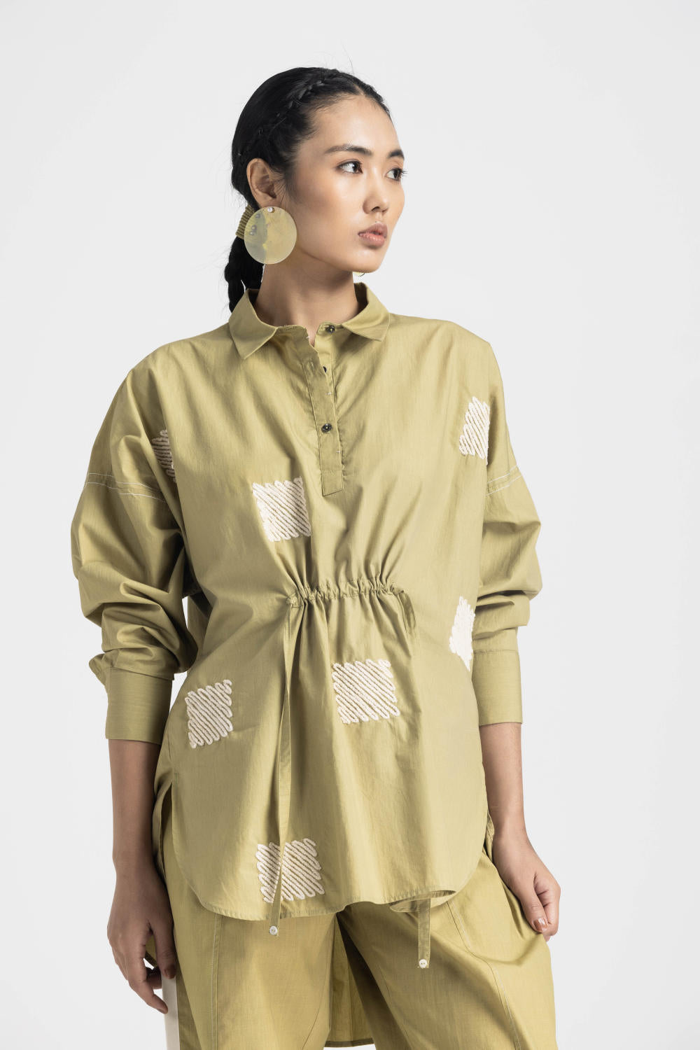 EMB. DRAWSTRING TOP - MOSS GREEN