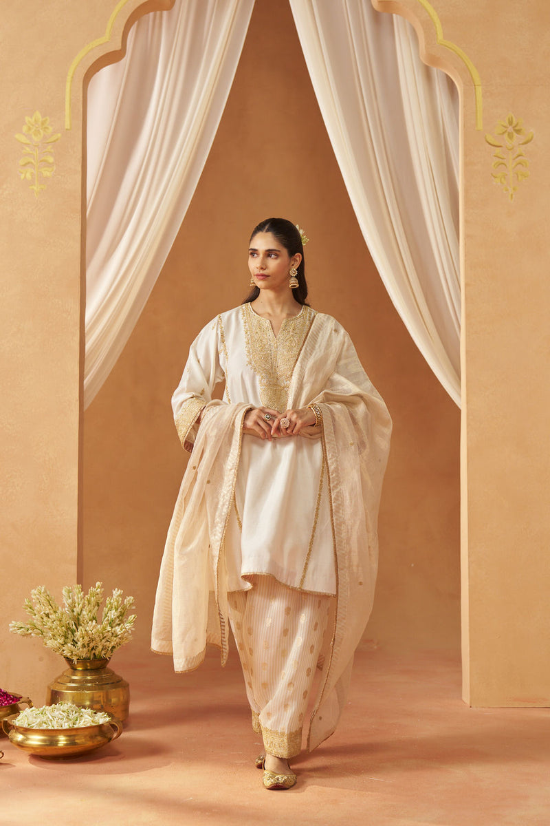 Maahgul Daisy Ivory Kalidaar Chauga with Salwar and Dupatta silk chanderi kurta/kurta set by SHEETAL BATRA in ivory for women Worldwide