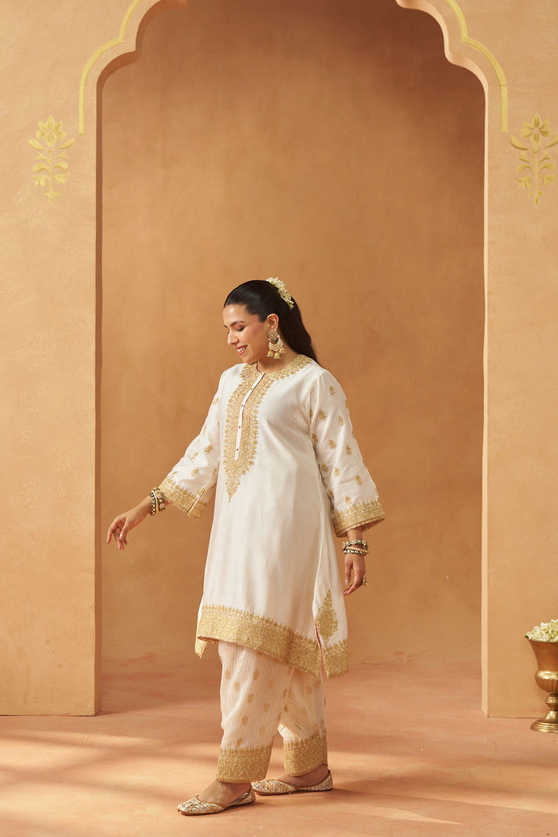 Zeenal Daisy Ivory A-Line Kaaftan with Salwar with Dupatta silk chanderi kurta/kurta set by SHEETAL BATRA in ivory for women Worldwide