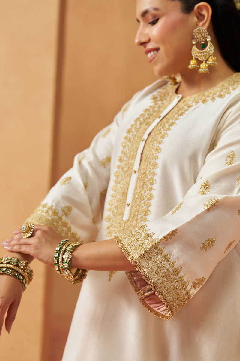 Zeenal Daisy Ivory A-Line Kaaftan with Salwar with Dupatta silk chanderi kurta/kurta set by SHEETAL BATRA in ivory for women Worldwide