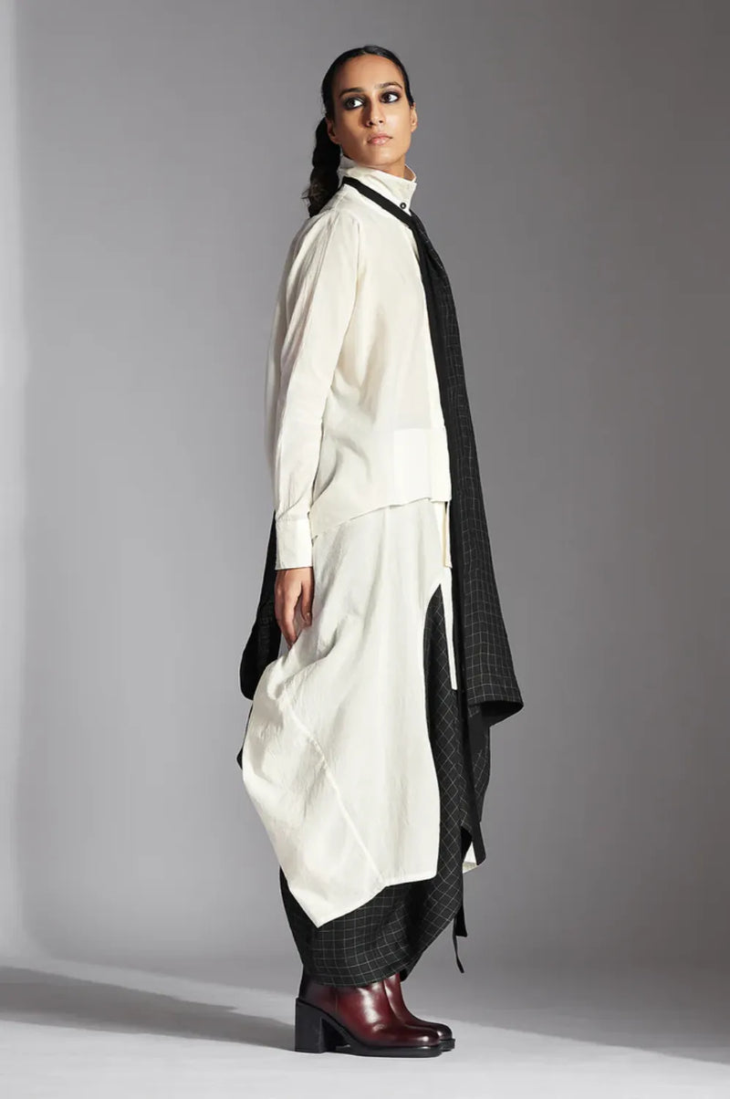 Kael Sari Skirt-Black and White by Chola in black color for women Worldwide
