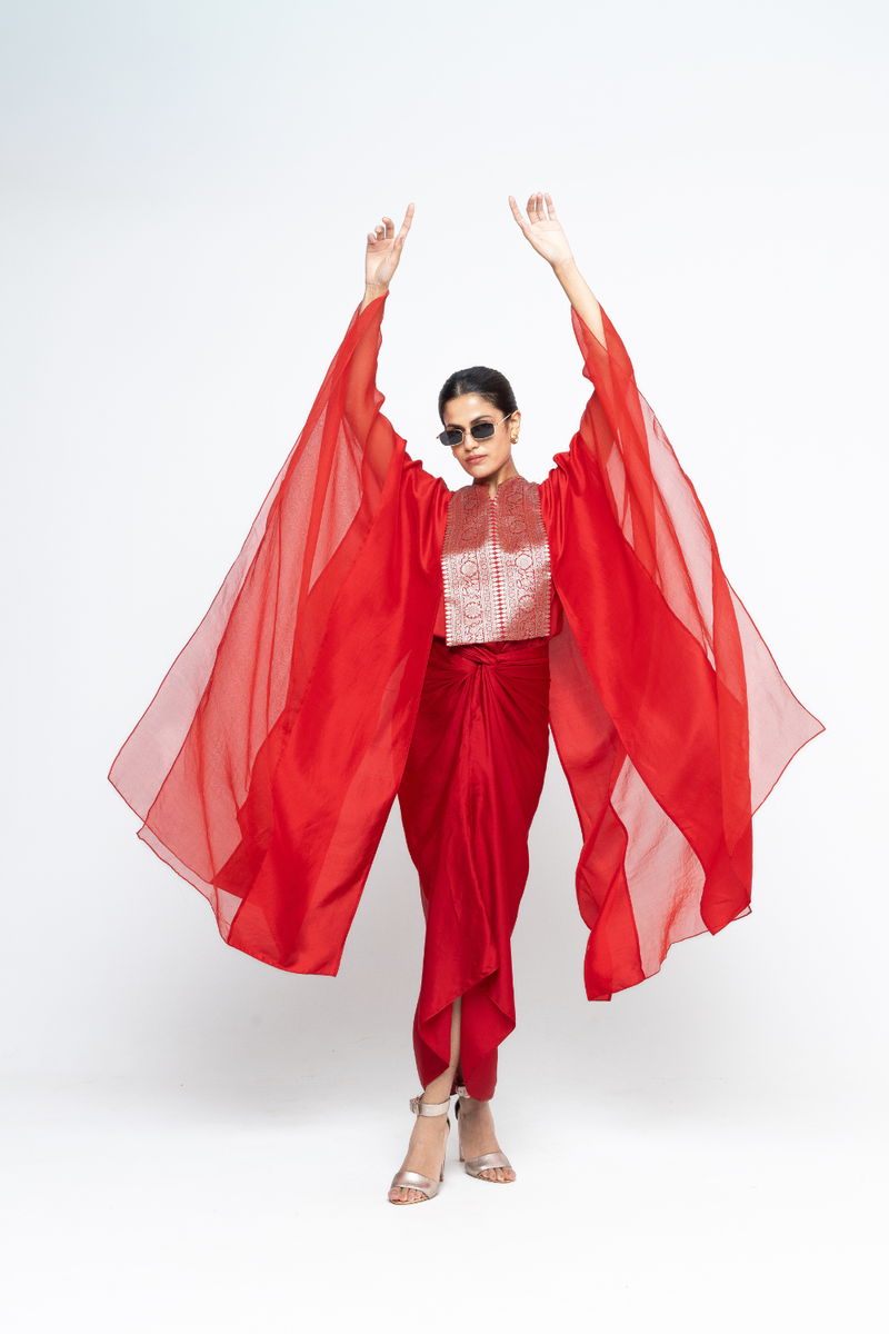 Onaya - Silk Cape set - Red satin by SOBARIKO in red color for women Worldwide