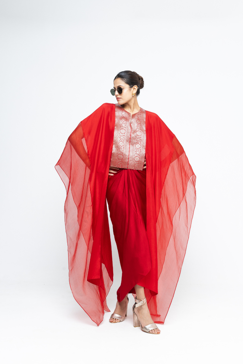 Onaya - Silk Cape set - Red satin by SOBARIKO in red color for women Worldwide