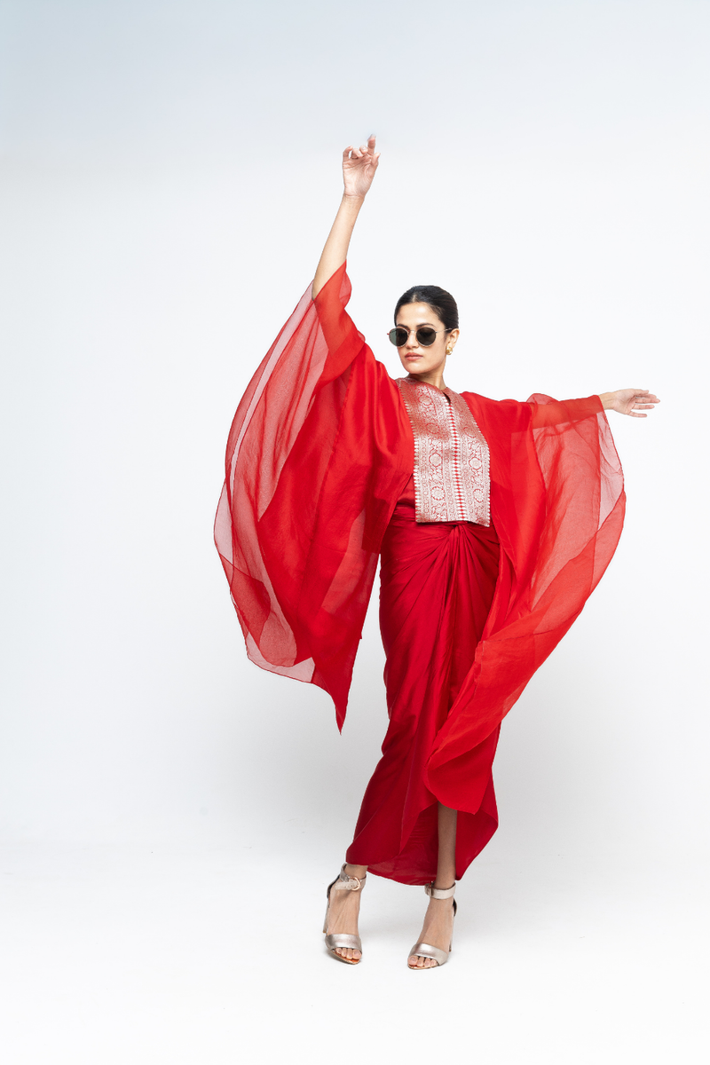 Onaya - Silk Cape set - Red satin by SOBARIKO in red color for women Worldwide