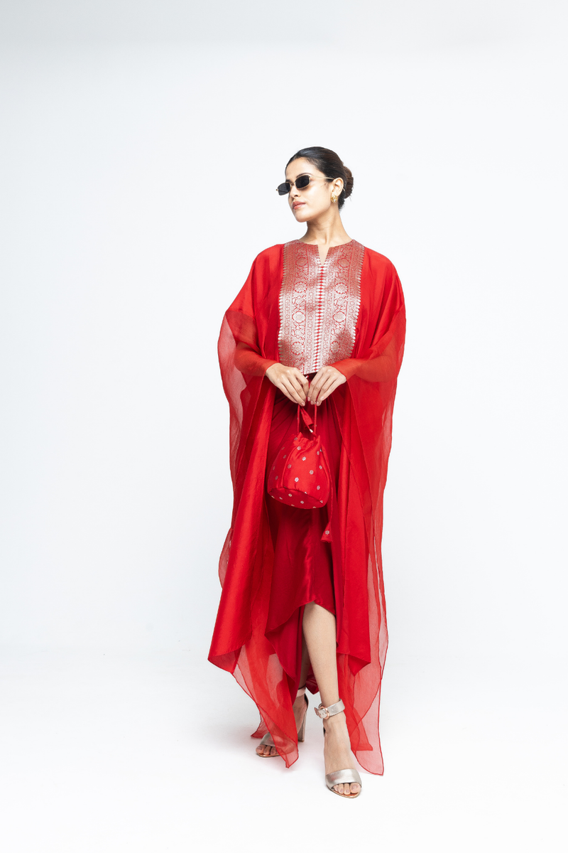 Onaya - Silk Cape set - Red satin by SOBARIKO in red color for women Worldwide