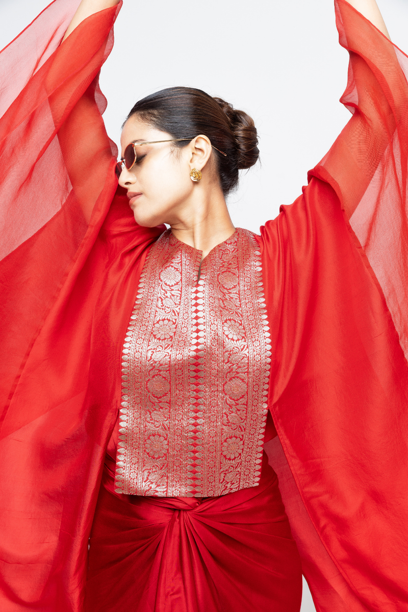 Onaya - Silk Cape set - Red satin by SOBARIKO in red color for women Worldwide