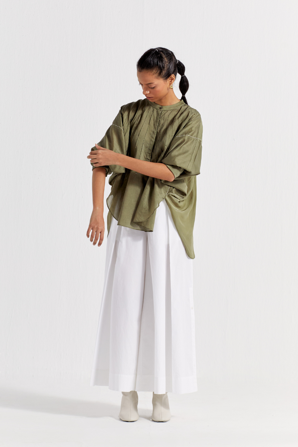 BAT SLEEVE TOP CO-ORD ( SET OF 2 ) - OLIVE & WHITE