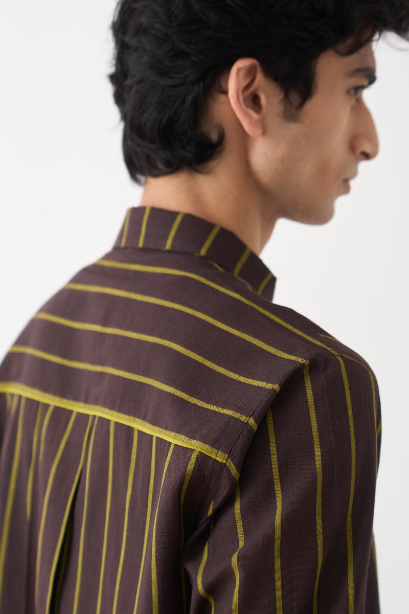 Circle Applique Patch Shirt   - Brown