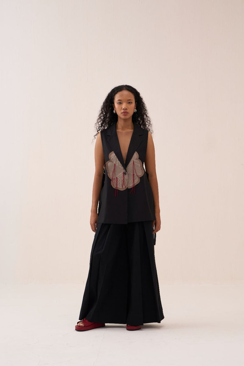 Floral Applique Waistcoat poplin by THREE in black color for women Worldwide
