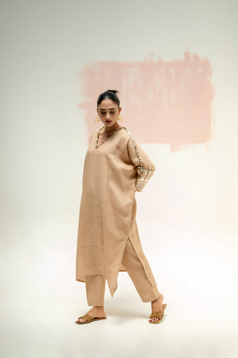 Chamakeen Antifit Linen Kurta with Pants-Camel linen by PRAHNAAYA in beige color for women Worldwide