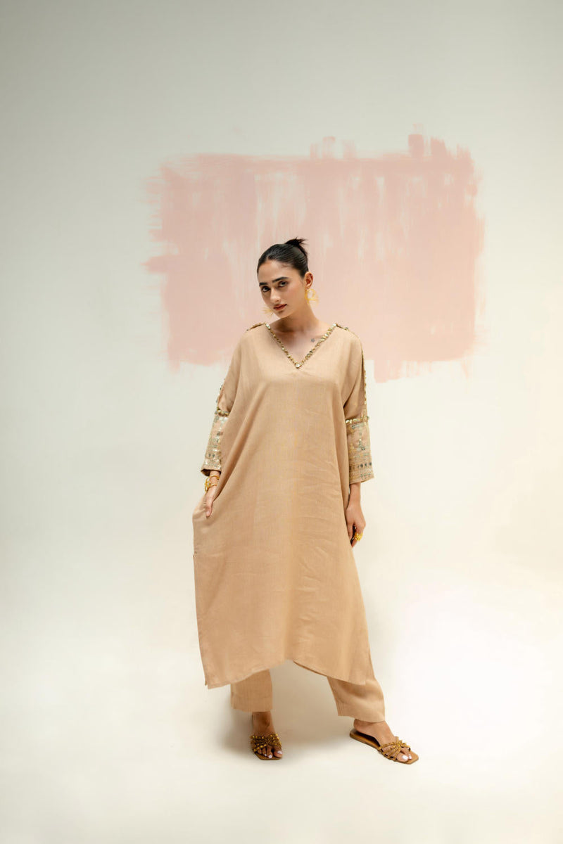 Chamakeen Antifit Linen Kurta with Pants-Camel linen by PRAHNAAYA in beige color for women Worldwide