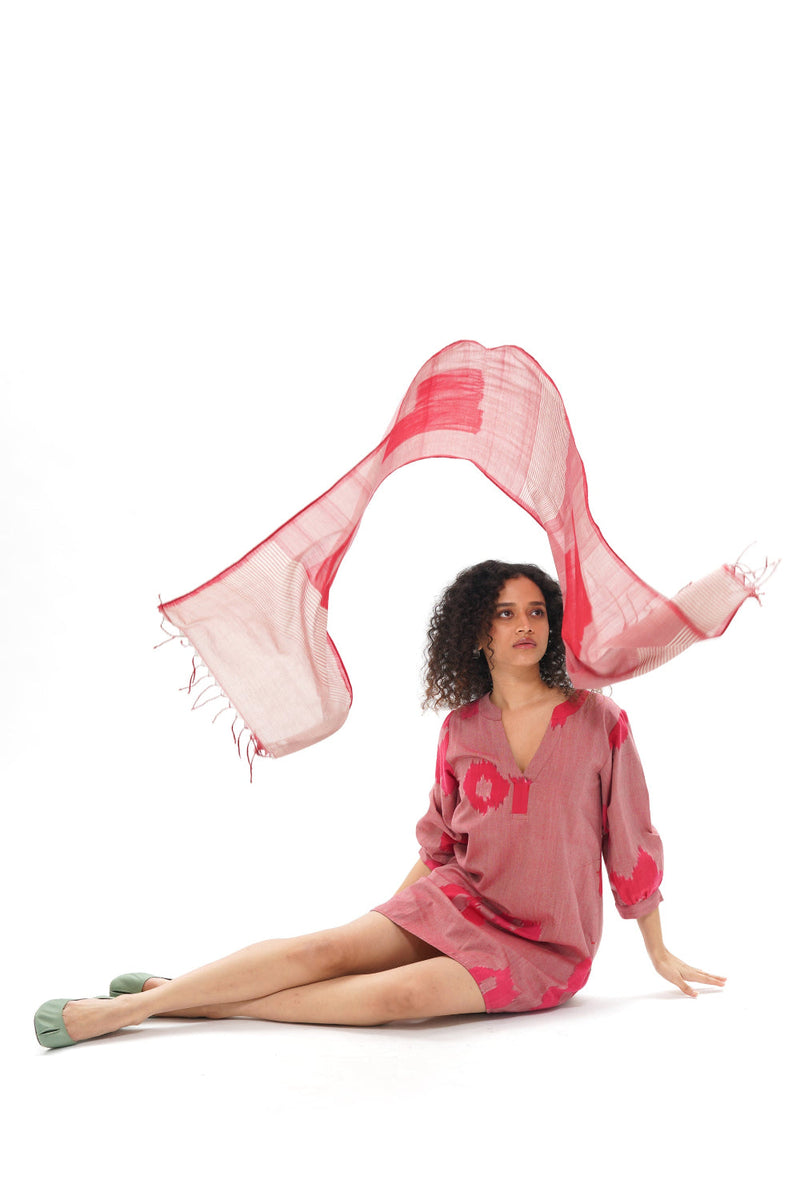 YUKI STOLE 100% cotton by Translate - Handwoven Ikat in pink color for women Worldwide