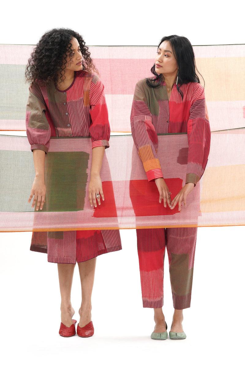 IRO STOLE 100% cotton by Translate - Handwoven Ikat in red color for women Worldwide