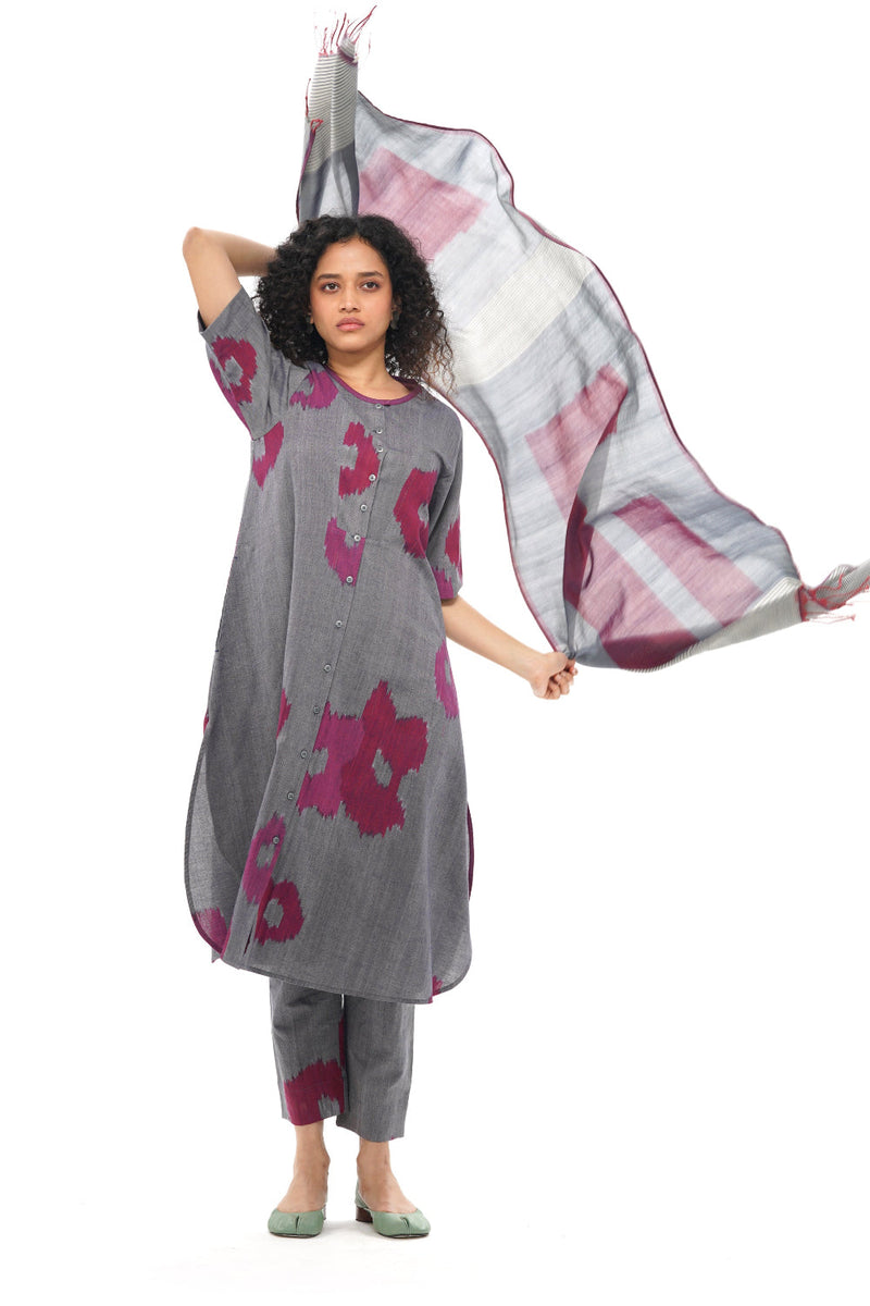HIRO STOLE 100% cotton by Translate - Handwoven Ikat in blue color for women Worldwide