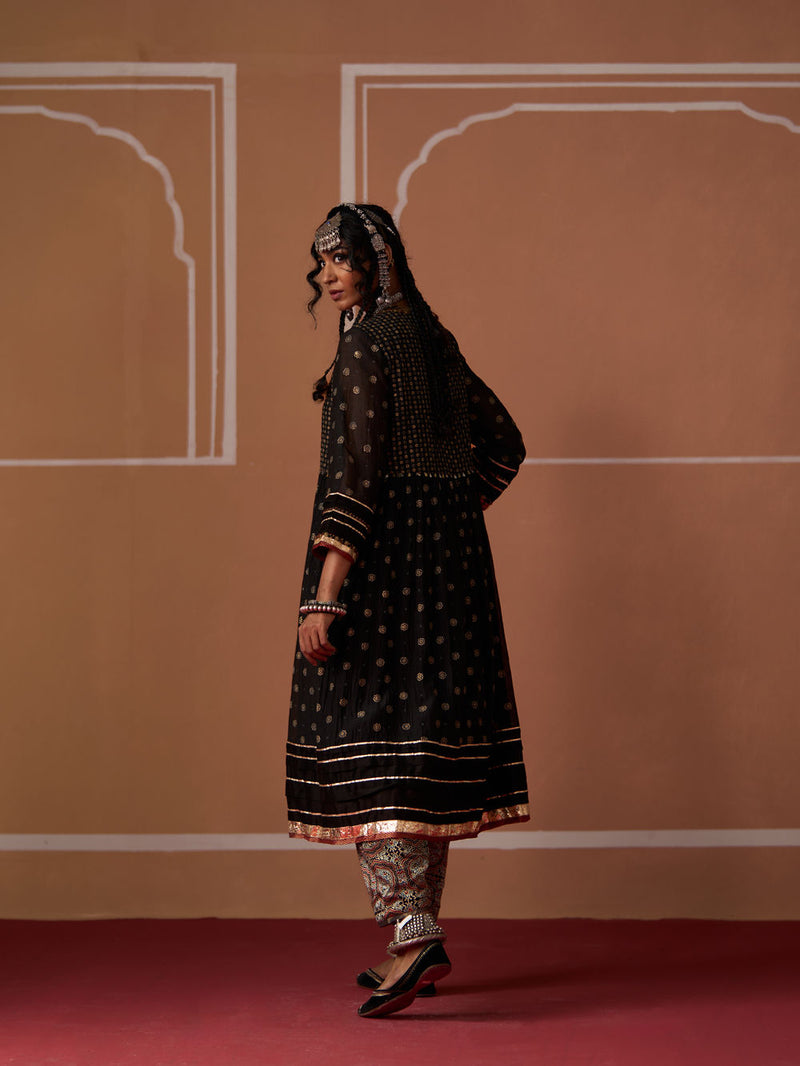 Meenal Kurta chanderi kurta/kurta set by SWATTI KAPOOR in black for women Worldwide