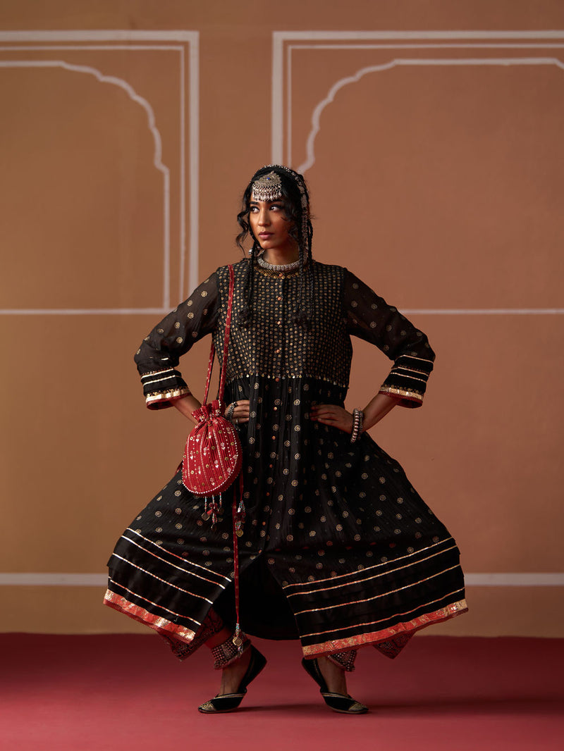 Meenal Kurta chanderi kurta/kurta set by SWATTI KAPOOR in black for women Worldwide