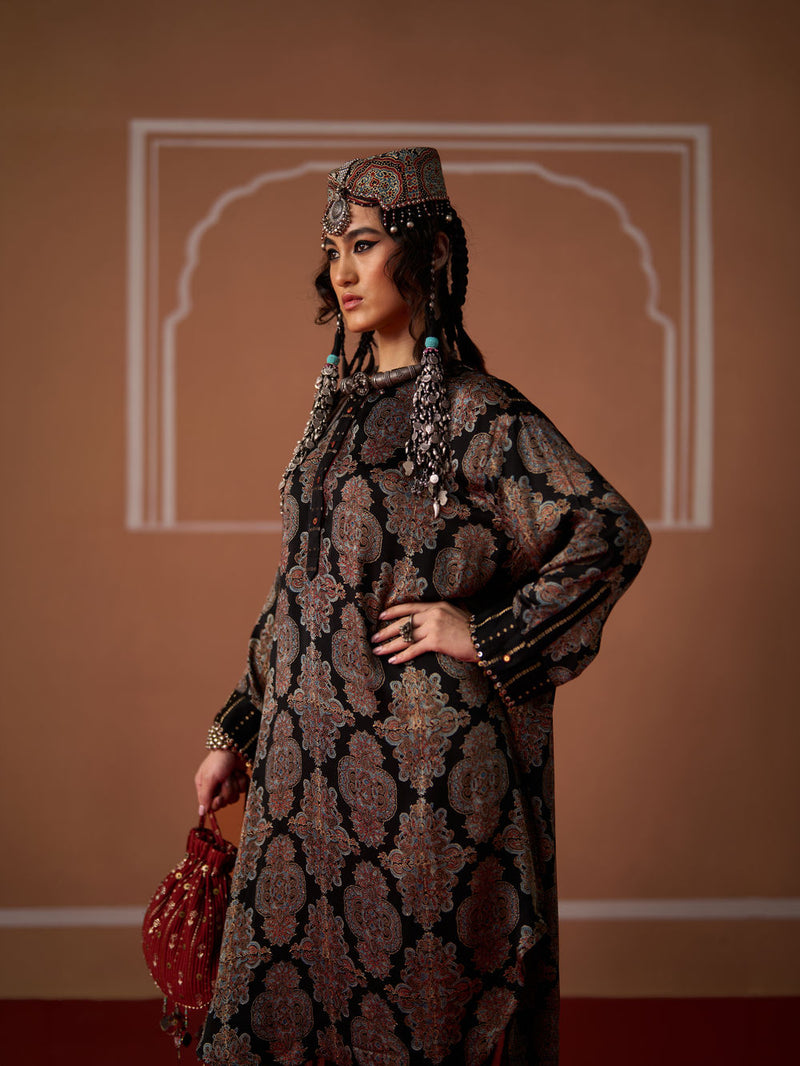 Sitara Kurta chanderi kurta/kurta set by SWATTI KAPOOR in black for women Worldwide