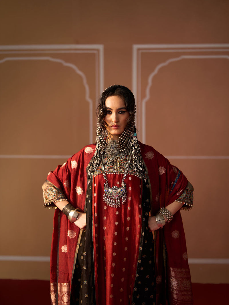 Afzi Dupatta banarasi dupatta by SWATTI KAPOOR in rust for women Worldwide