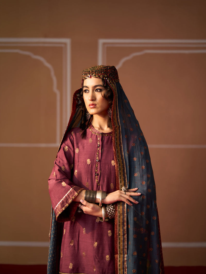 Oorja Kurta chanderi kurta/kurta set by SWATTI KAPOOR in plum for women Worldwide