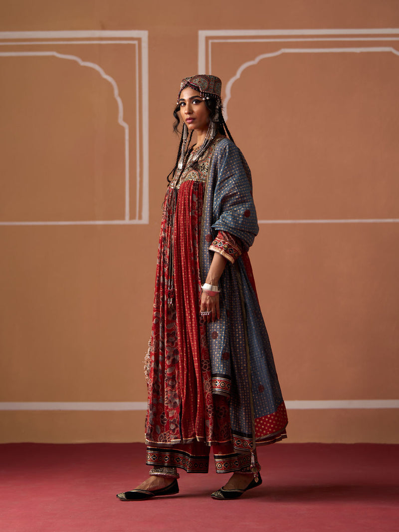 Vanya Kurta chanderi kurta/kurta set by SWATTI KAPOOR in rust, black for women Worldwide