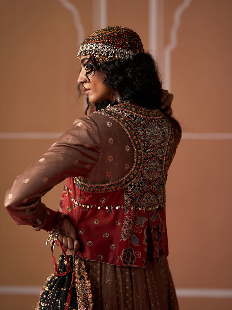 Nakul Gilet chanderi indo-western by SWATTI KAPOOR in multi-color for women Worldwide