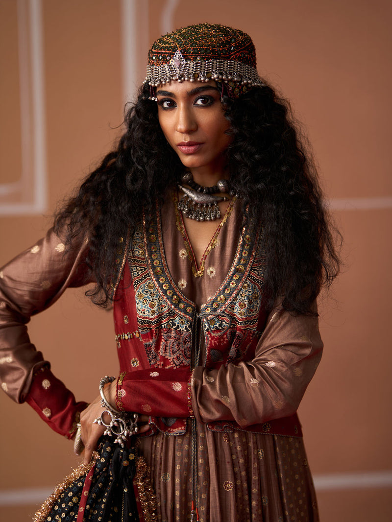 Nakul Gilet chanderi indo-western by SWATTI KAPOOR in multi-color for women Worldwide