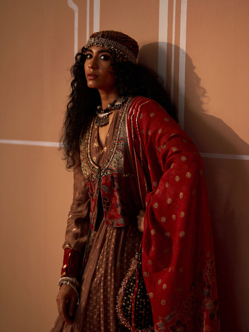Nakul Gilet chanderi indo-western by SWATTI KAPOOR in multi-color for women Worldwide
