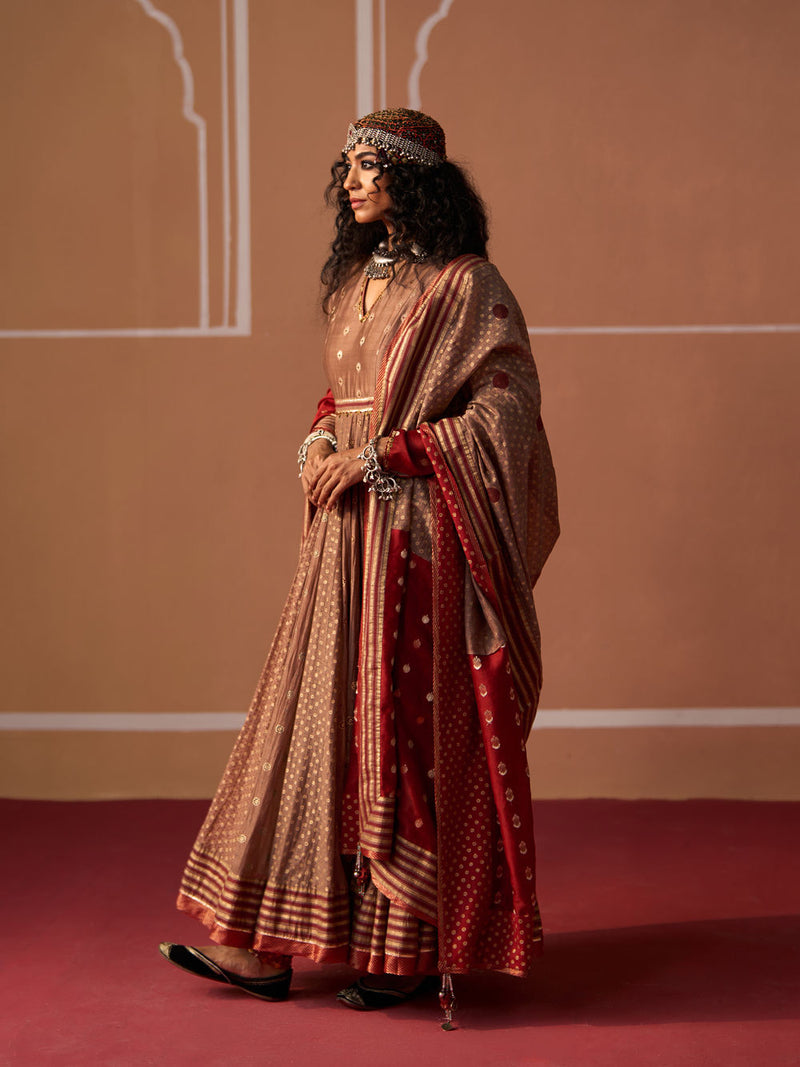 Garima Dupatta chanderi dupatta by SWATTI KAPOOR in grey, rust for women Worldwide