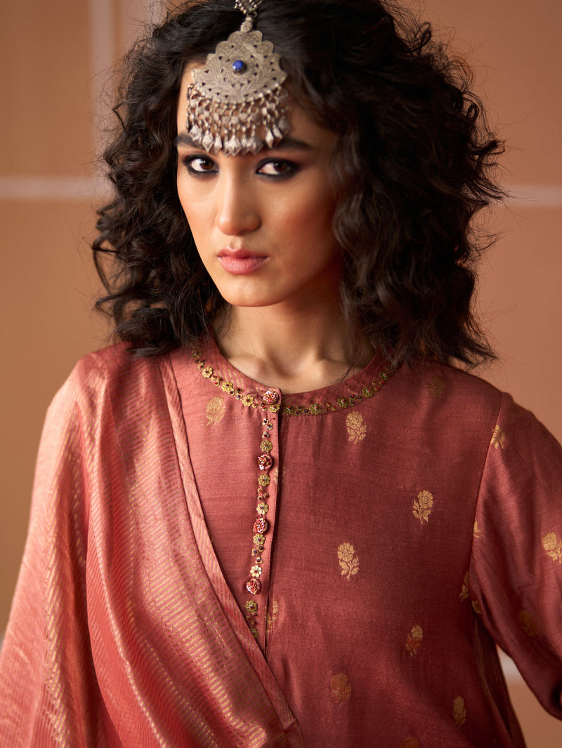 Charu Kurta chanderi kurta/kurta set by SWATTI KAPOOR in peach for women Worldwide