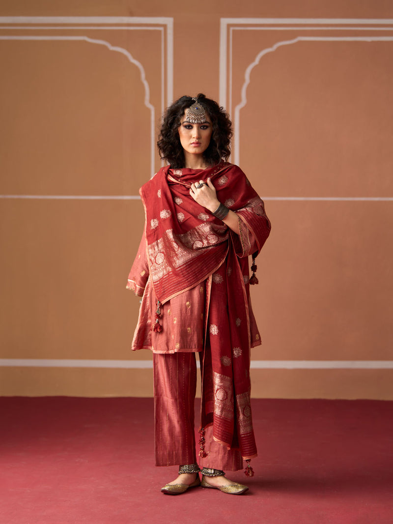 Charu Kurta chanderi kurta/kurta set by SWATTI KAPOOR in peach for women Worldwide