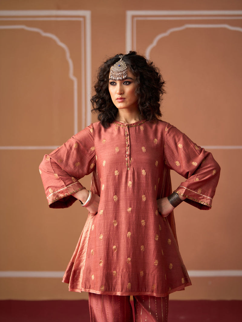 Charu Kurta chanderi kurta/kurta set by SWATTI KAPOOR in peach for women Worldwide