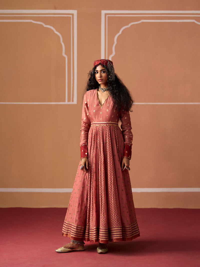 Krisha Kurta Tania Churidar chanderi kurta/kurta set by SWATTI KAPOOR in peach for women Worldwide