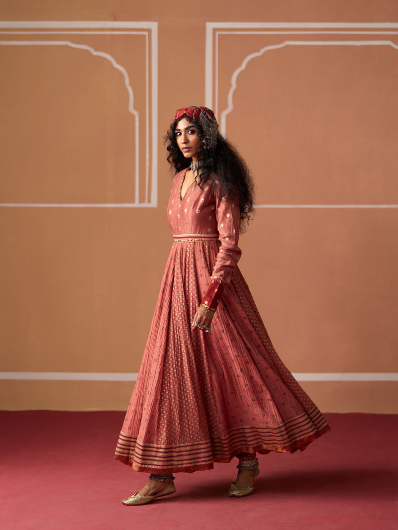 Krisha Kurta Tania Churidar chanderi kurta/kurta set by SWATTI KAPOOR in peach for women Worldwide