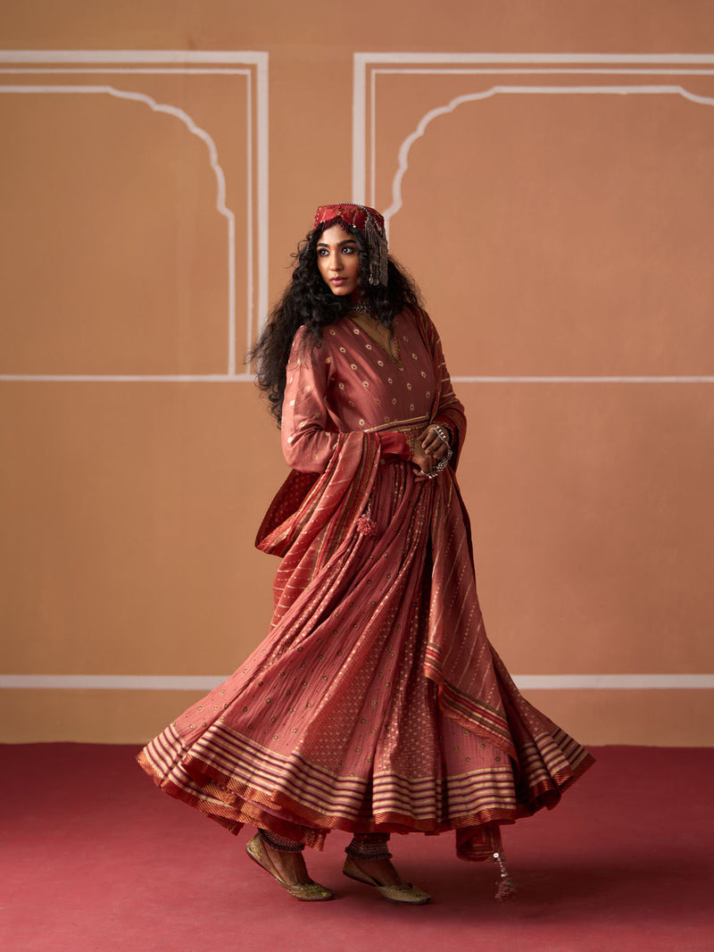Krisha Kurta Tania Churidar chanderi kurta/kurta set by SWATTI KAPOOR in peach for women Worldwide