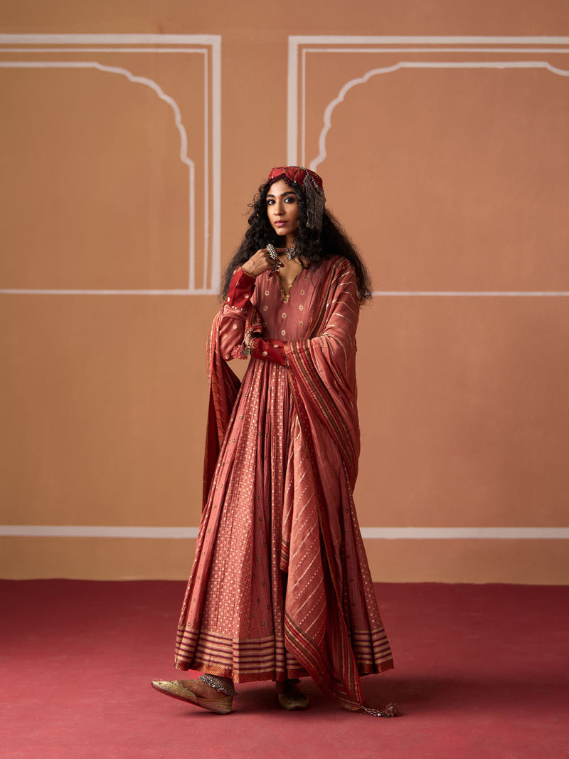 Krisha Kurta Tania Churidar chanderi kurta/kurta set by SWATTI KAPOOR in peach for women Worldwide