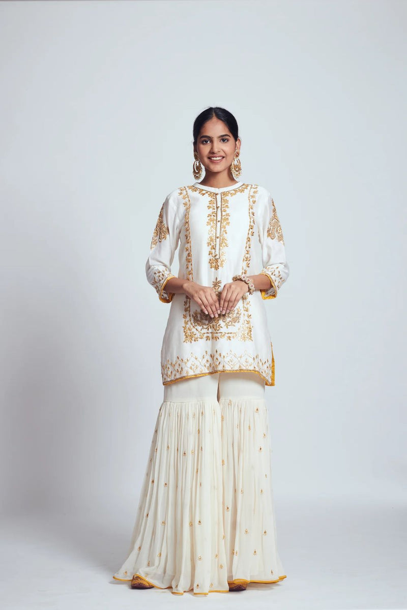 Sabaa Straight kurta with salwar and dupatta-Daisy Ivory silk by SHEETAL BATRA in ivory color for women Worldwide