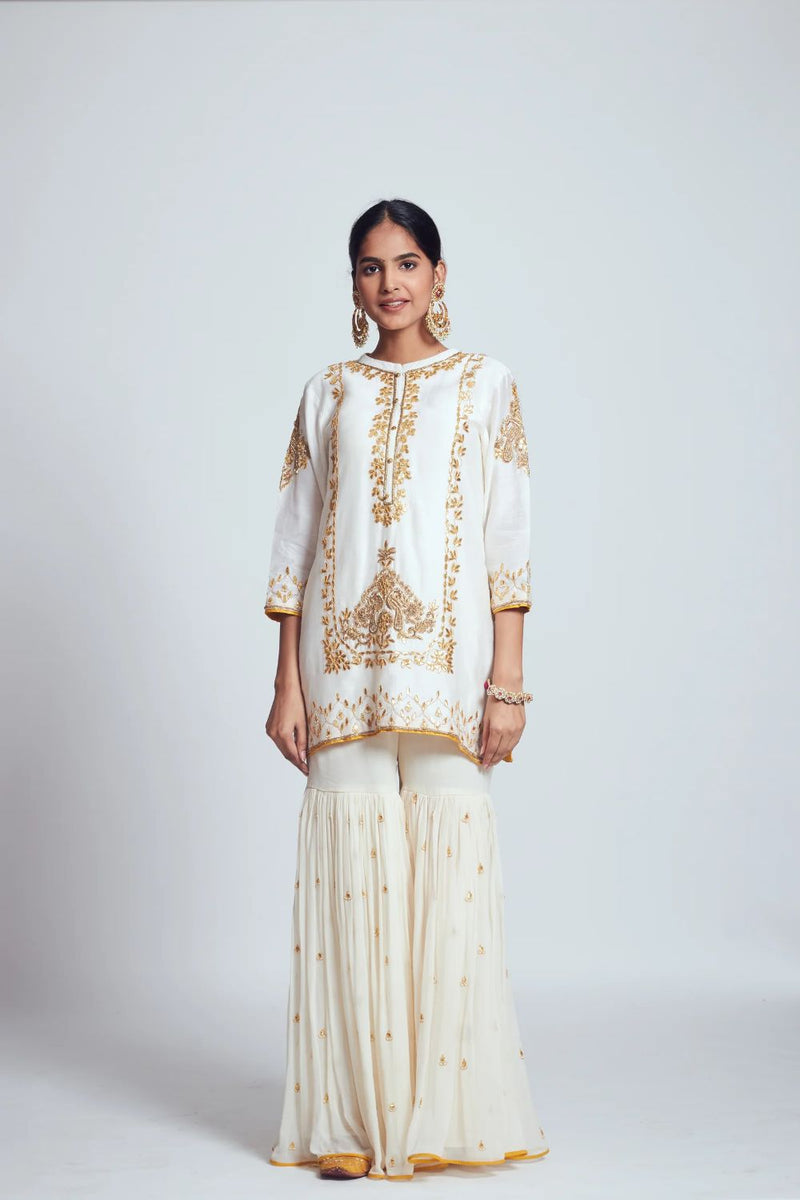 Sabaa Straight kurta with salwar and dupatta-Daisy Ivory silk by SHEETAL BATRA in ivory color for women Worldwide