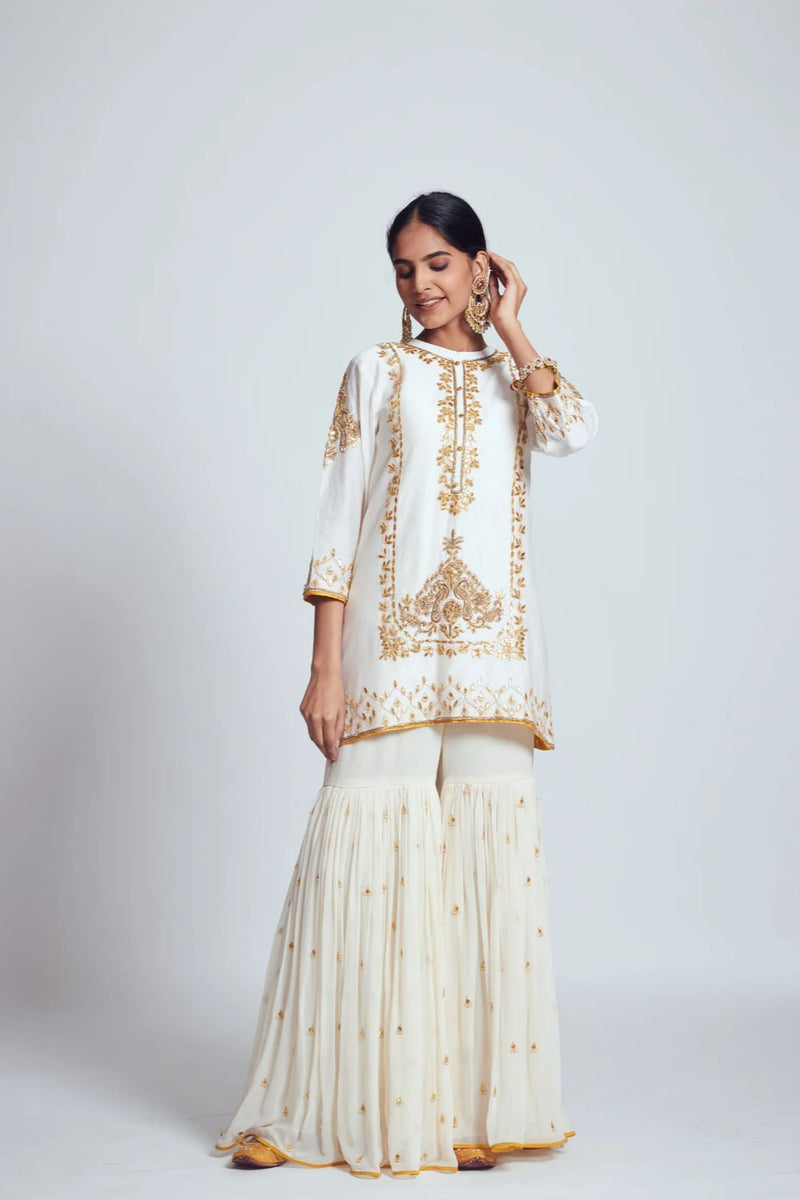 Sabaa Straight kurta with salwar and dupatta-Daisy Ivory silk by SHEETAL BATRA in ivory color for women Worldwide