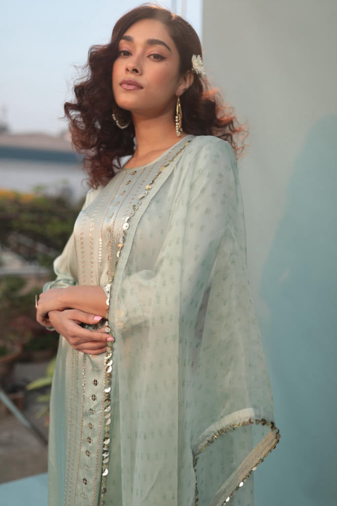 Saba Green Kurta Set with Pant & Dupatta-SKSCLSTSC-2 satin by PRAHNAAYA in green color for women Worldwide
