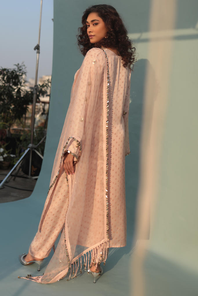 Saba Pink Kurta Set with Pant and Dupatta-SKCCLSTSC satin by PRAHNAAYA in pink color for women Worldwide