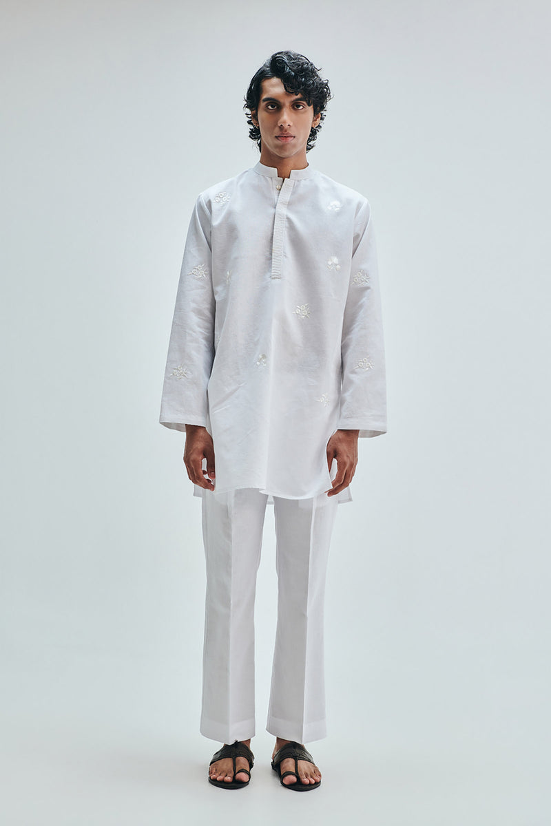 Taj Co-Linen Embroidered Men’s Band Collar Kurta cotton linen kurta/kurta set by Saphed Men in white for men Worldwide