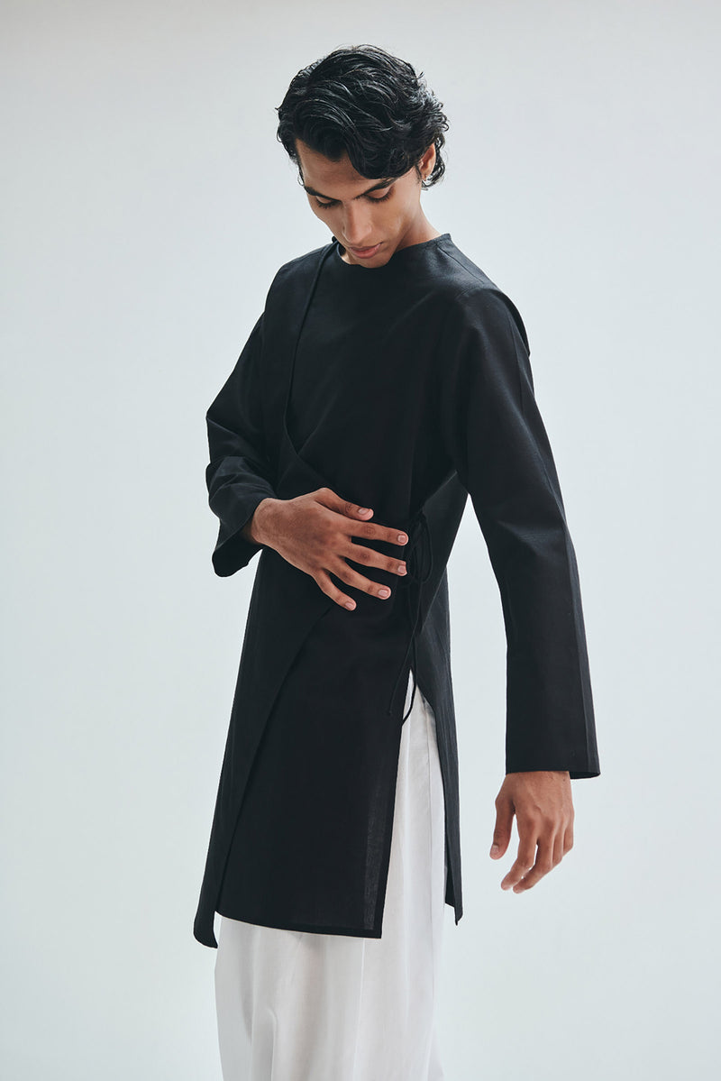 Kohl Co-Linen Men’s Angrakha Kurta cotton linen kurta/kurta set by Saphed Men in black for men Worldwide