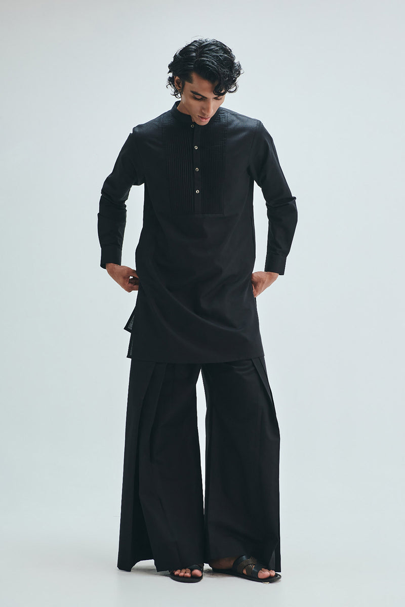 Kohl Co-Linen Men’s Pleated Yoke Kurta Set cotton linen kurta/kurta set by Saphed Men in black for men Worldwide