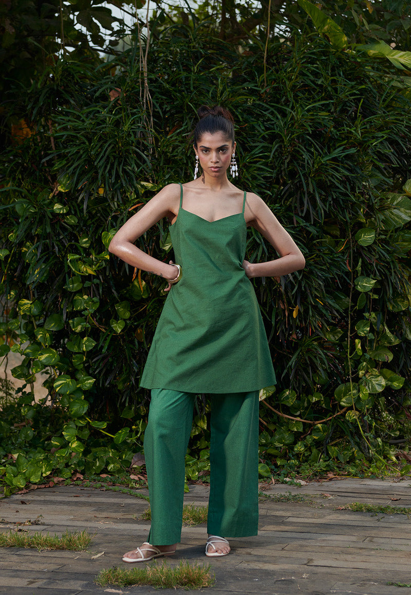 Thyme Co-Linen Slip Kurta linen by Saphed in green color for women Worldwide