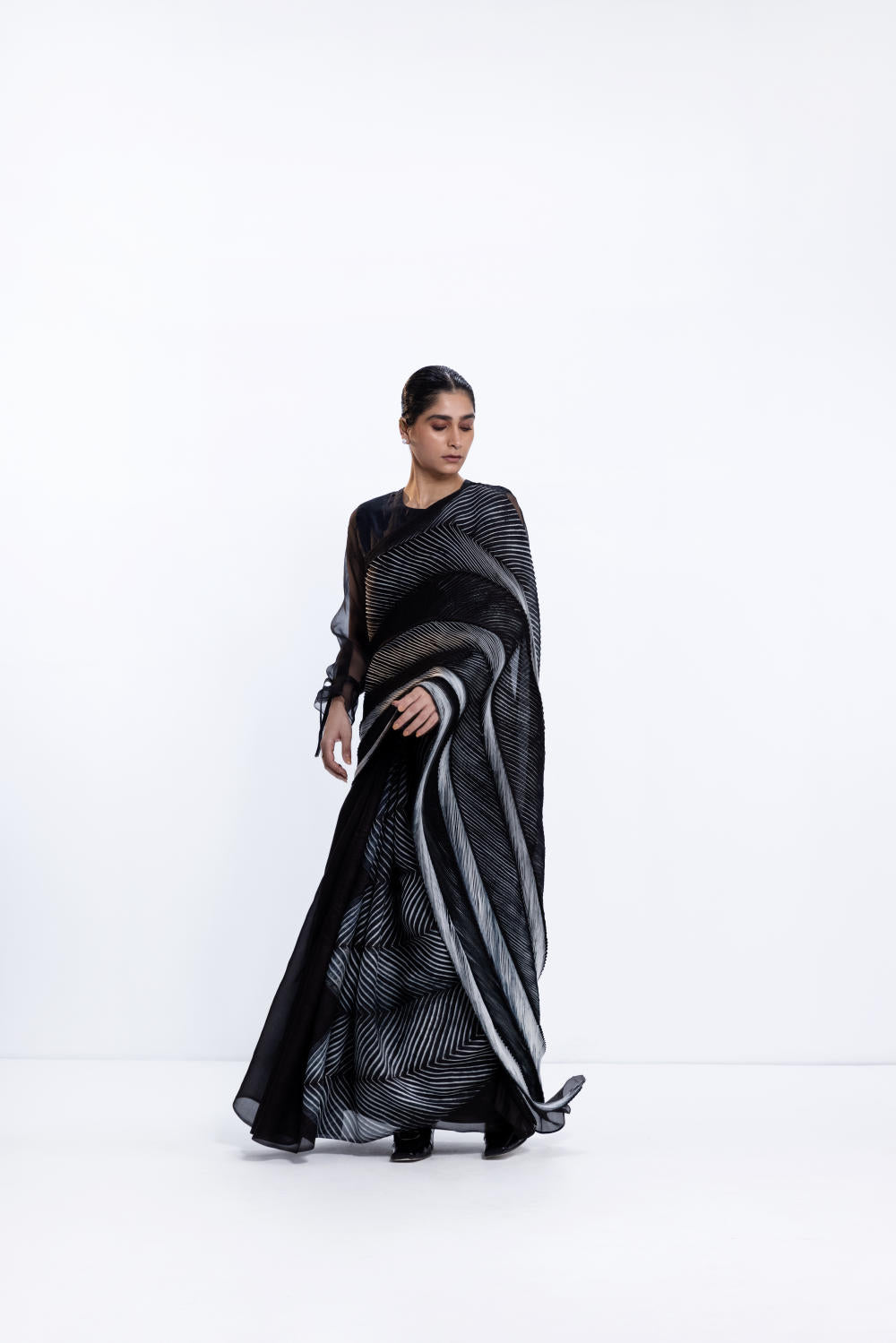 THE SEA SAREE - BLACK