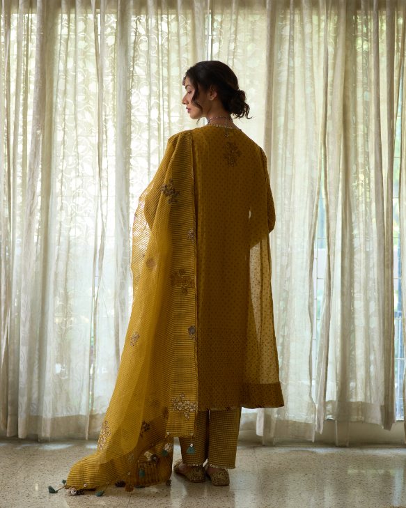 Kuhu Kurta chanderi kurta/kurta set by SWATTI KAPOOR in yellow for women Worldwide