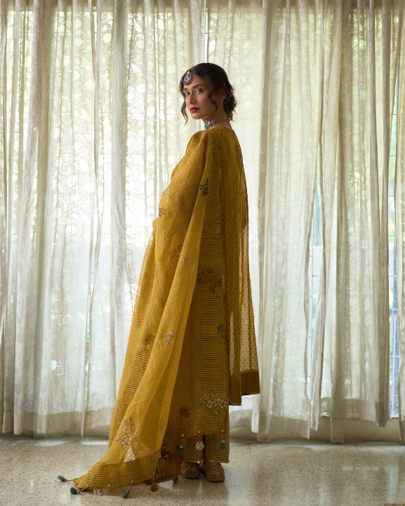 Kuhu Kurta chanderi kurta/kurta set by SWATTI KAPOOR in yellow for women Worldwide