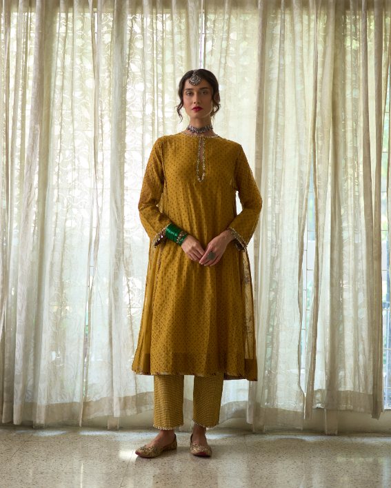 Kuhu Kurta chanderi kurta/kurta set by SWATTI KAPOOR in yellow for women Worldwide