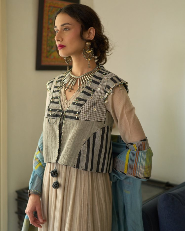 Vira Gilet silk cotton jamdani indo-western by SWATTI KAPOOR in white for women Worldwide