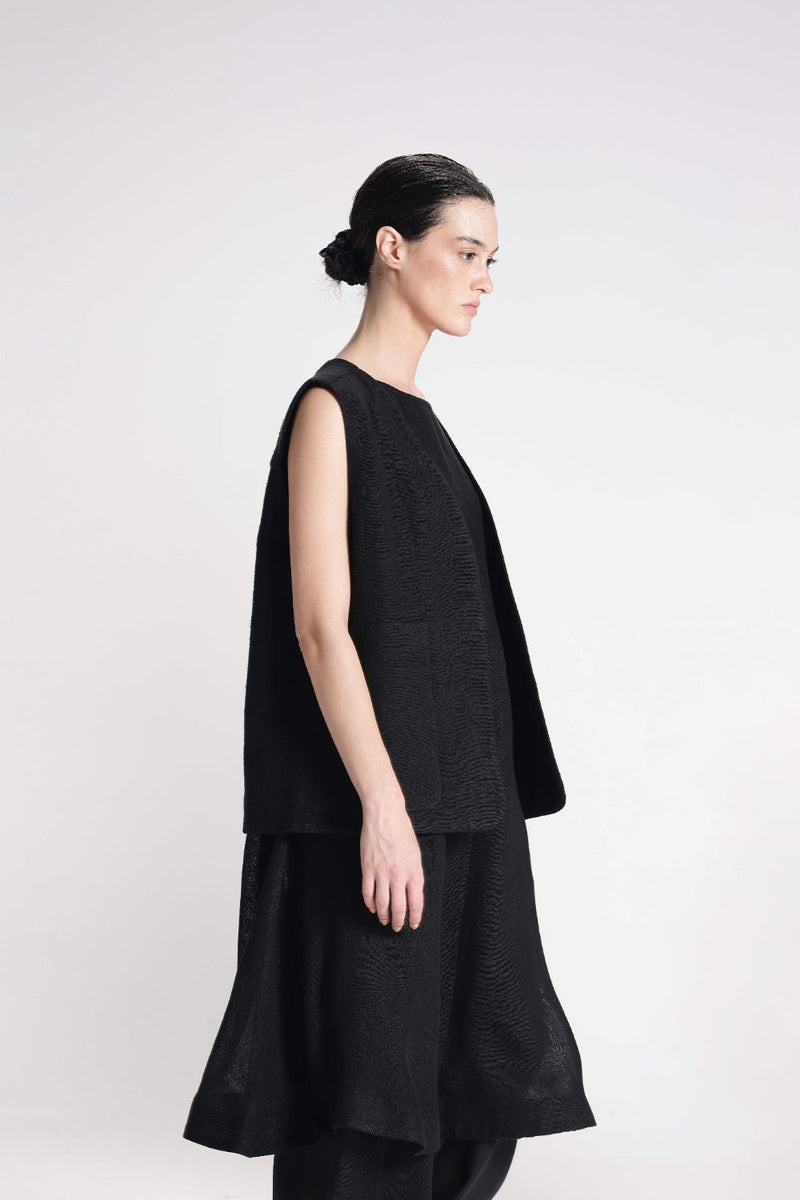Chenille Sleeveless Vest linen by Turn Black in black color for women Worldwide